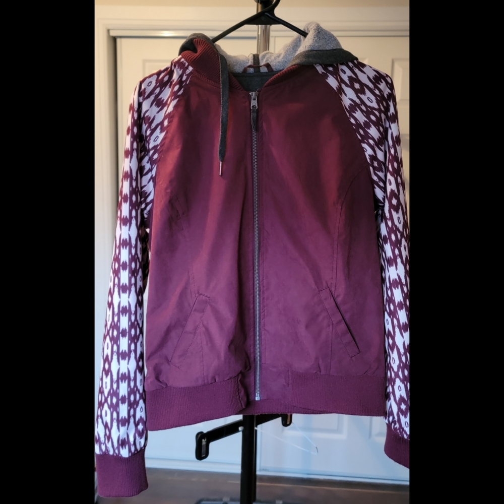 Juniors Empyre Zumies Light Weight Jacket burgundy Size M